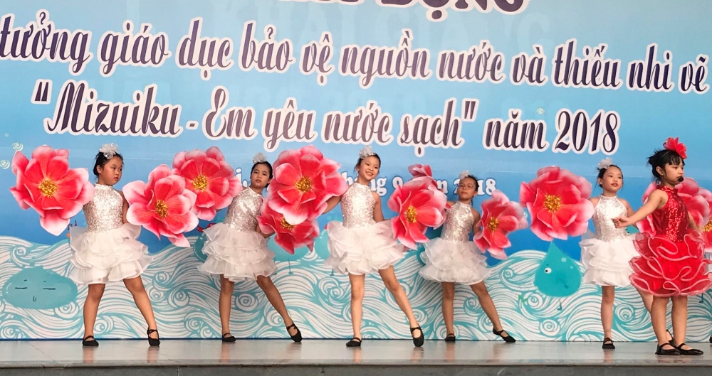 Tiết mục văn nghệ đặc sắc của học sinh trường Tiểu học Dịch Vọng B