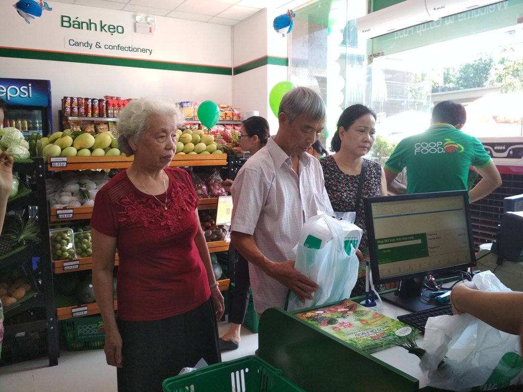 Khai trương hai cửa hàng thực phẩm an toàn Co.op Food tại Hà Nội