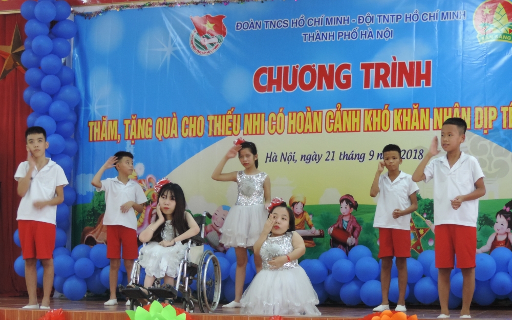 Tiết mục văn nghệ Gặp mẹ trong mơ của thiếu nhi Trung tâm phục hồi chức năng Việt - Hàn