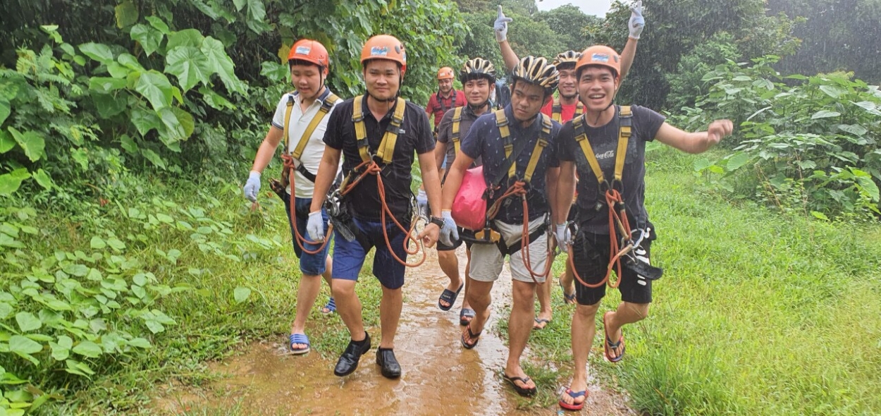 Dịp nghỉ lễ là cơ hội để nhiều người trẻ hành trình khám phá những vùng đất, thử thách mới