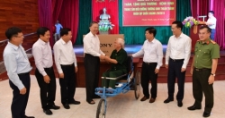 Ban lãnh đạo Vietcombank cùng đoàn công tác của Bộ trưởng Tô Lâm thăm và tặng quà thương binh