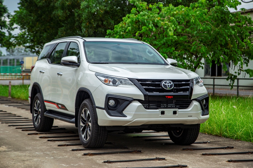 TMV công bố mức giá bán lẻ mới cho mẫu xe Hilux và Fortuner TRD 2019