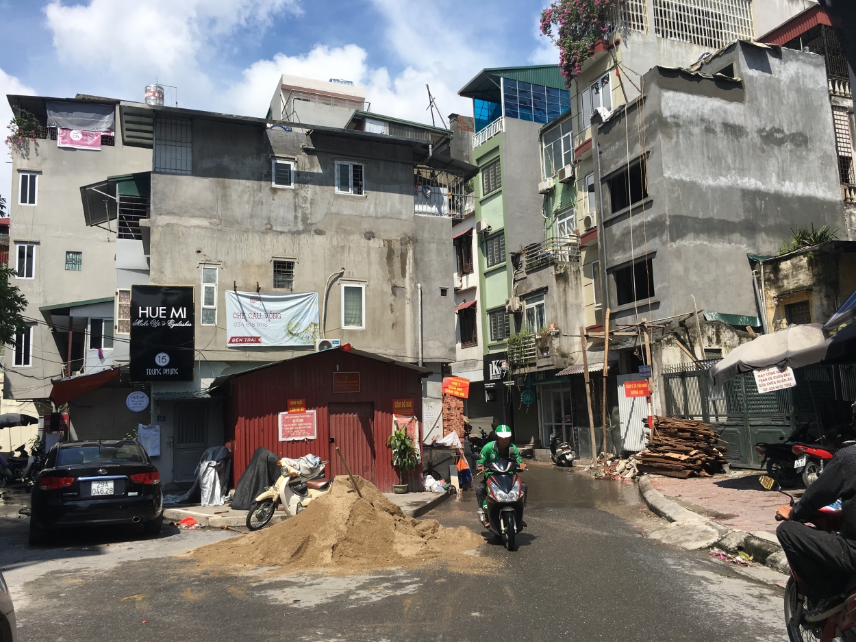 Cần thiết lập lại trật tự đô thị tại phố Trung Phụng