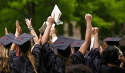 Vương quốc Anh: Sinh viên quốc tế được ở lại hai năm sau khi tốt nghiệp