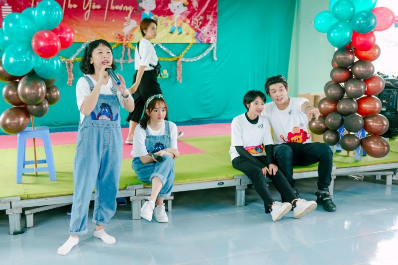 Kaity Nguyễn, Trang Hý, Trịnh Thảo và Soho vui trung thu cùng các em nhỏ có hoàn cảnh khó khăn