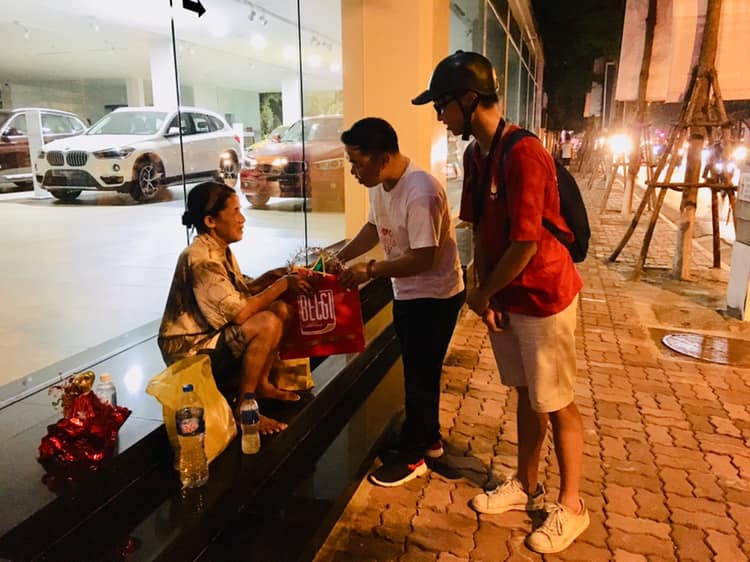 Trung thu yêu thương đến với người vô gia cư