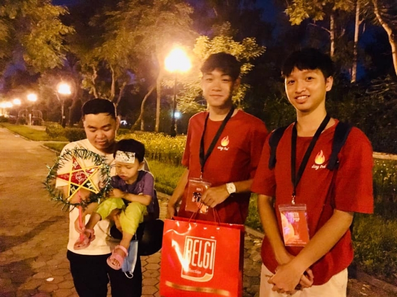 Trung thu yêu thương đến với người vô gia cư