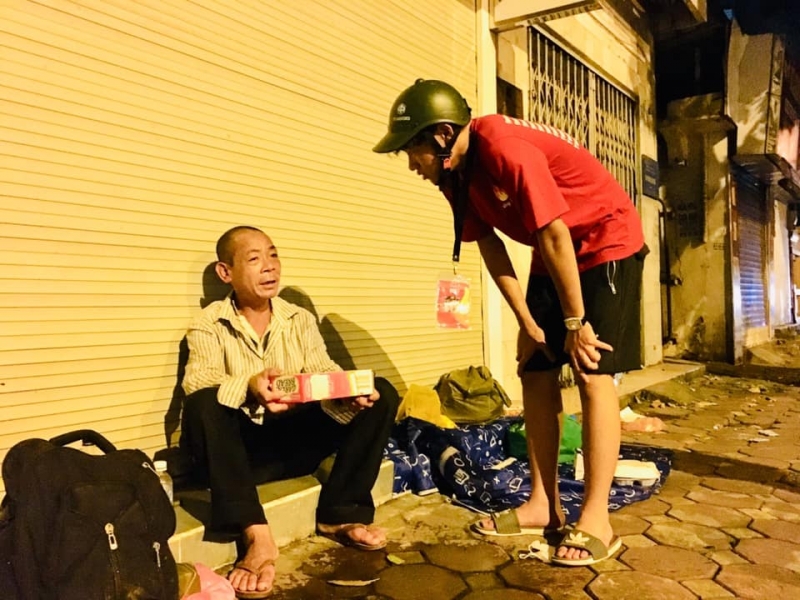 Trung thu yêu thương đến với người vô gia cư