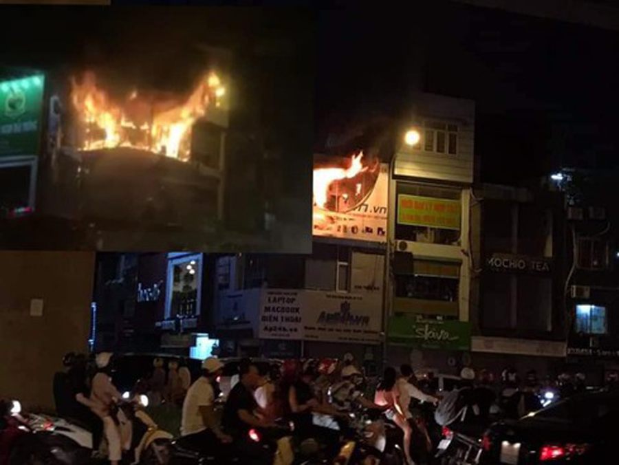 Vụ hỏa hoạn tại cửa hàng máy tính trên phố Thái Hà