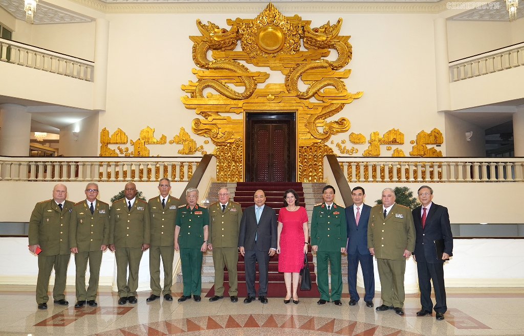Thủ tướng Nguyễn Xuân Phúc nhấn mạnh, Việt Nam luôn đứng bên cạnh Cuba, hỗ trợ Cuba hết sức mình