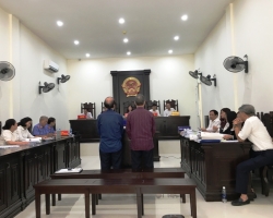 Nguyên điều tra viên đến xin lỗi vì làm oan cho bị cáo?