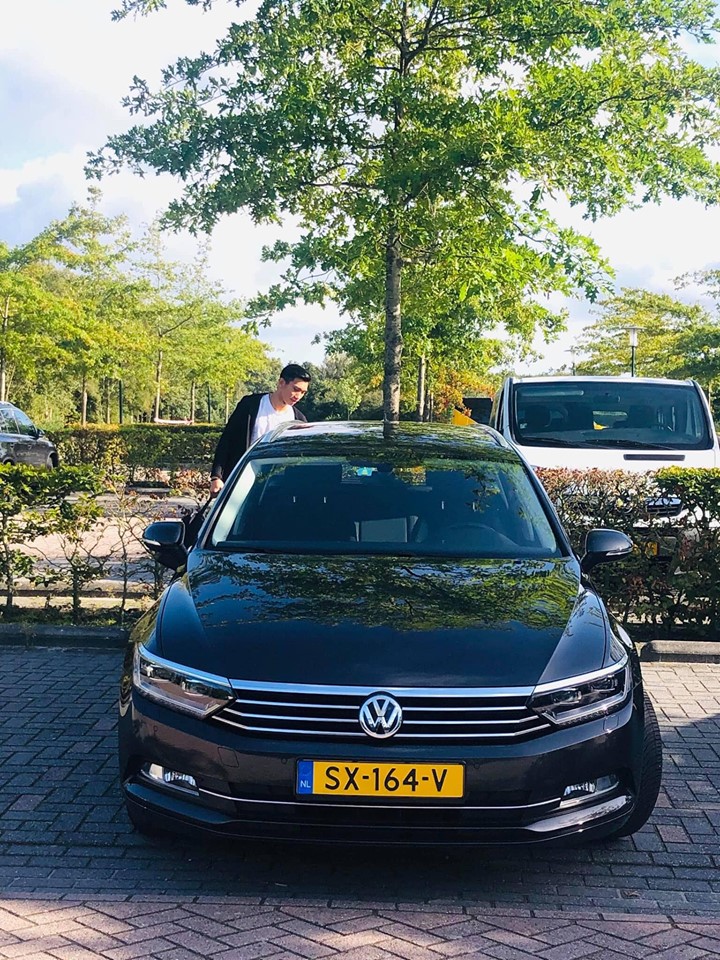 Xe ô tô Văn Hậu được cấp có giá bao nhiêu ở Việt Nam?