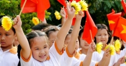 Phụ huynh kêu trời vì những khoản thu xã hội hóa