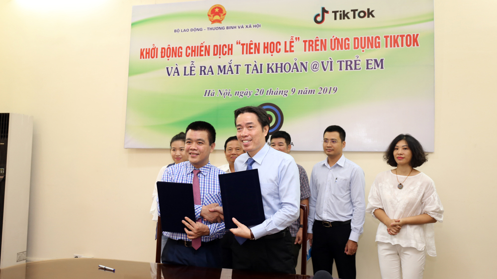 Khởi động chiến dịch “tiên học lễ” trên ứng dụng Tiktok và ra mắt tài khoản @Vì trẻ em