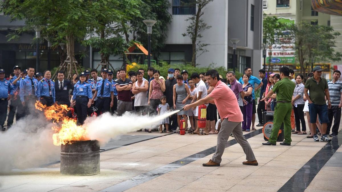 “Bà hỏa” ẩn mình tại các chung cư cũ - Bài 2: Phòng cháy từ mọi phía