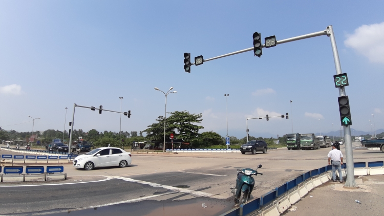Khu vực ngã tư cao tốc Đà Nẵng - Quảng Ngãi giao Quốc lộ 14B với nút giao Túy Loan đang là điểm đen về tai nạn giao thông