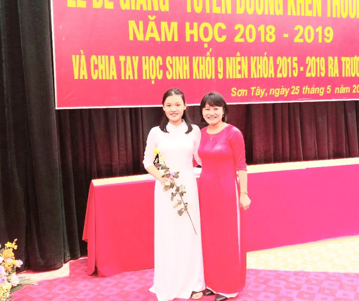 Mang ếch xanh, châu chấu vào tiết học, cô giáo Hà Nội giúp học sinh tiếp thu nhanh bài giảng Sinh học