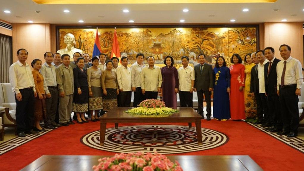 Phó Bí thư Thường trực Thành ủy Hà Nội tiếp Đoàn cán bộ Đảng Nhân dân cách mạng Lào