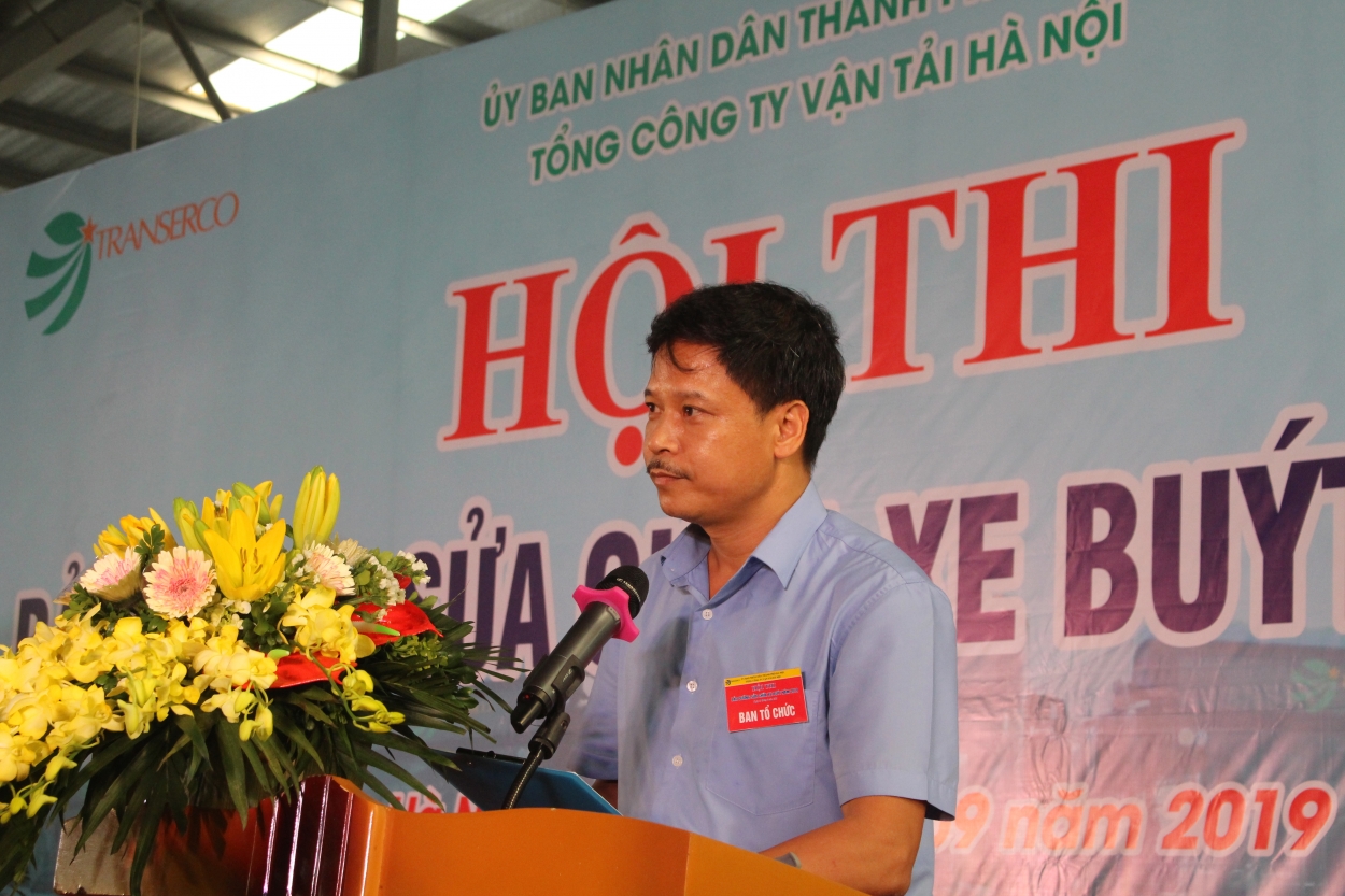 Ông Nguyễn Công Nhật - Phó Tổng giám đốc Công ty vận tải Hà Nội phát biểu