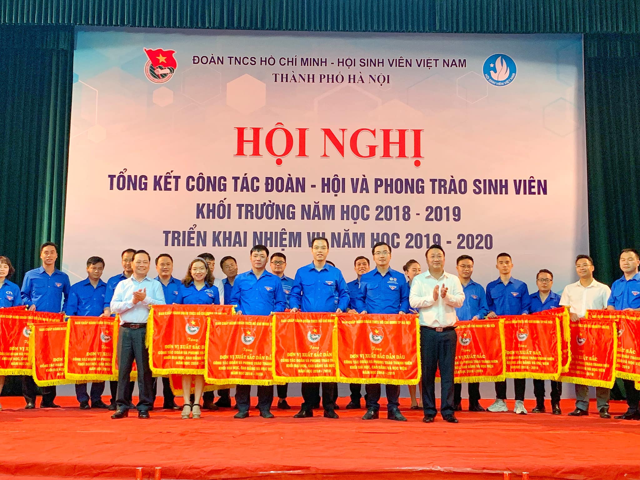 Khen thưởng nhiều tập thể xuất sắc trong công tác Đoàn – Hội khối trường