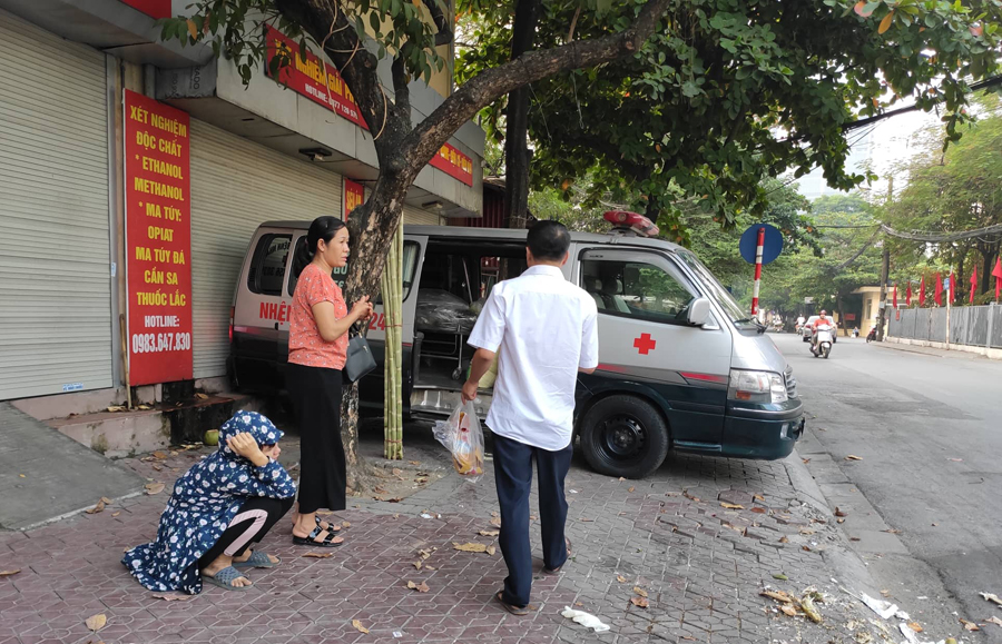 Người mẹ khóc nghẹn tiễn biệt con trai 18 tuổi nghi bị sát hại khi đang làm tài xế xe ôm Grab
