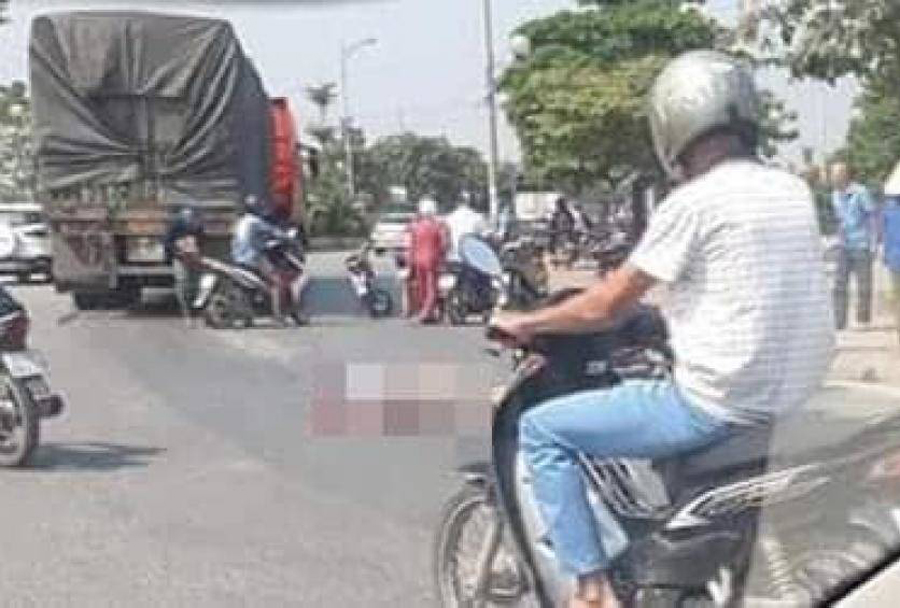 Hà Nội: Liên tục xảy ra tai nạn giữa xe máy và ô tô khiến 2 nạn nhân tử vong thương tâm