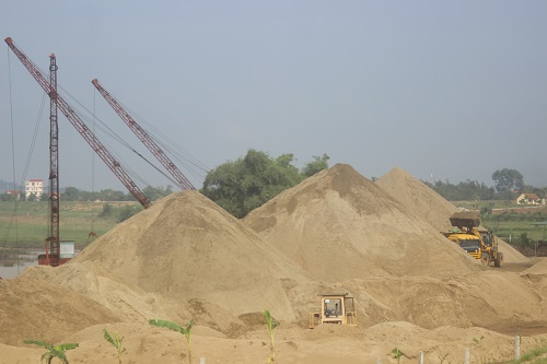 Nghệ An: Cát tặc lộng hành tàn phá lòng Sông Lam