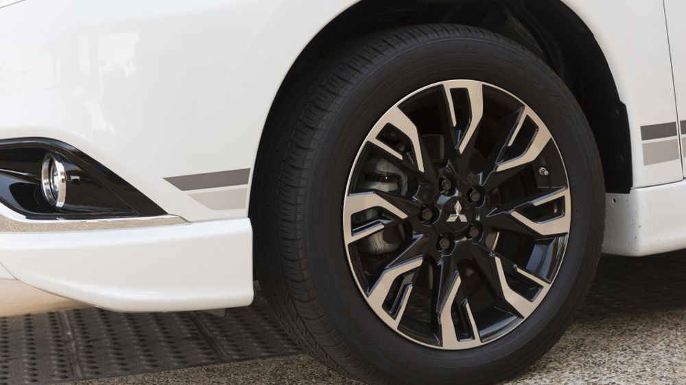 Mitsubishi Outlander PHEV 2018 giá từ 813 triệu VNĐ sẽ đến Mỹ trong năm nay