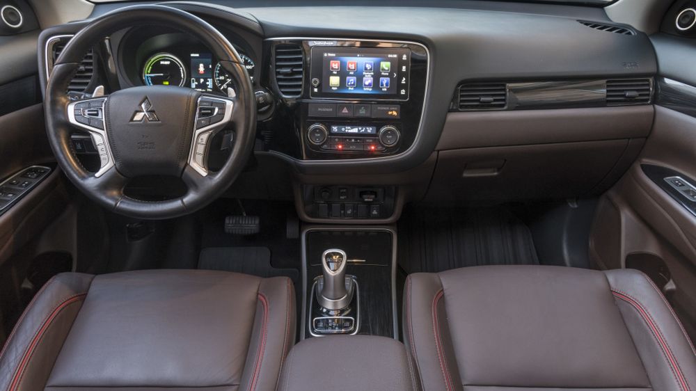 Mitsubishi Outlander PHEV 2018 giá từ 813 triệu VNĐ sẽ đến Mỹ trong năm nay