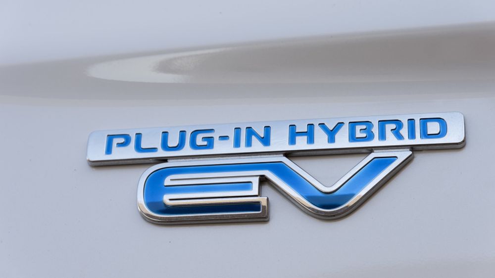Mitsubishi Outlander PHEV 2018 giá từ 813 triệu VNĐ sẽ đến Mỹ trong năm nay