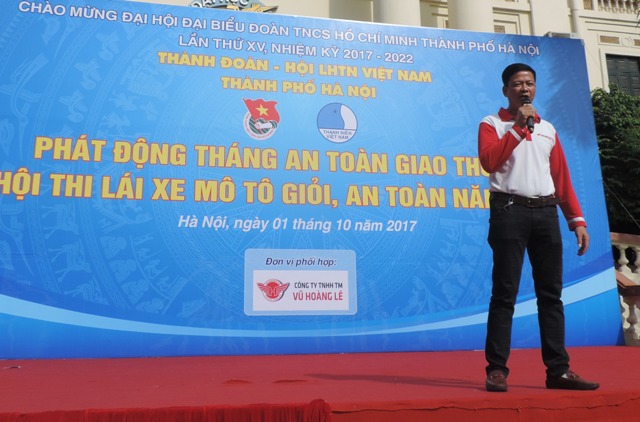 Sinh viên Thủ đô thi lái xe mô tô giỏi, an toàn