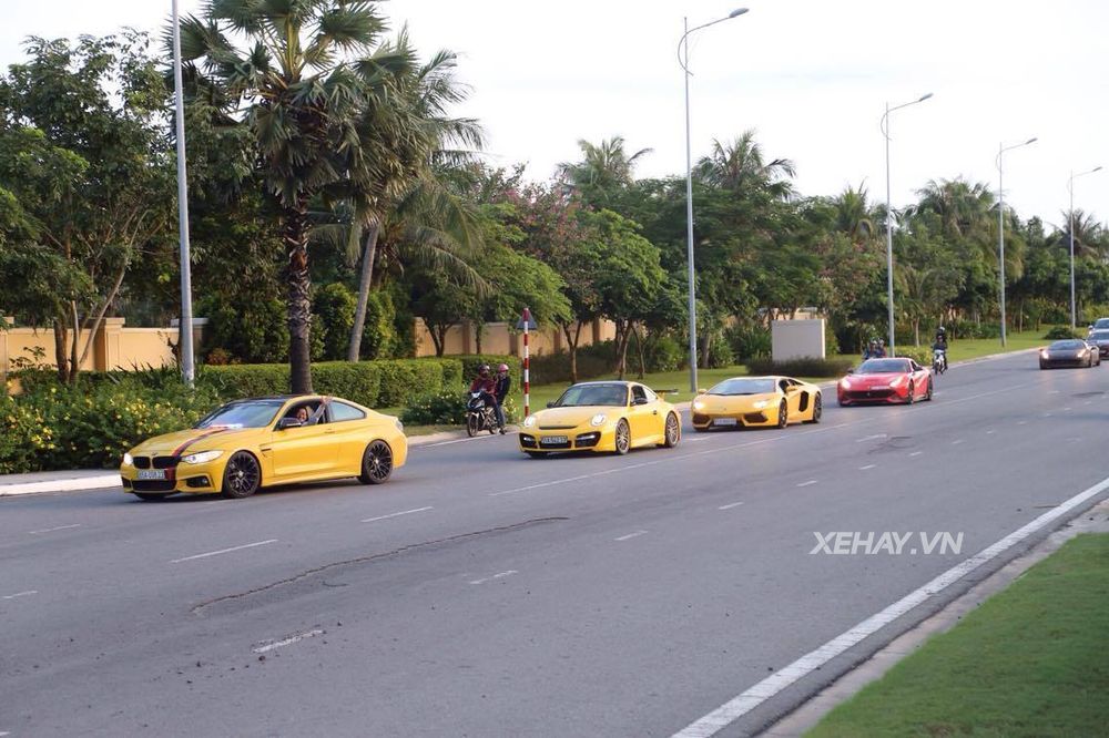 Giới chơi xe hứng khởi với hành trình siêu xe 1.000 km của Vietnam Team