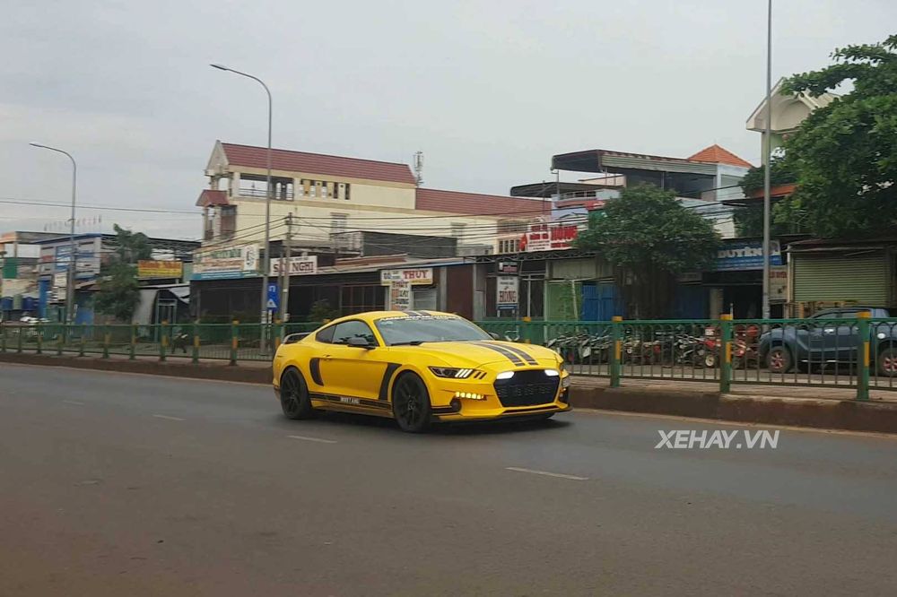 Giới chơi xe hứng khởi với hành trình siêu xe 1.000 km của Vietnam Team