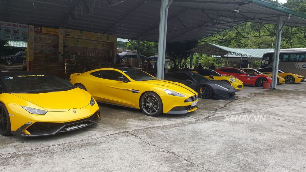 Giới chơi xe hứng khởi với hành trình siêu xe 1.000 km của Vietnam Team
