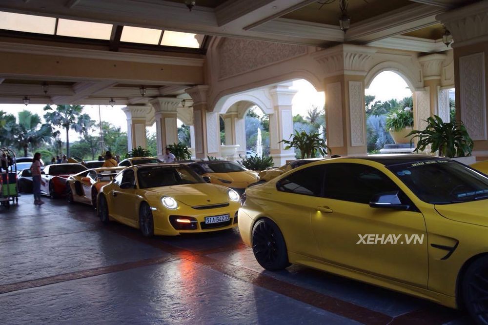 Giới chơi xe hứng khởi với hành trình siêu xe 1.000 km của Vietnam Team