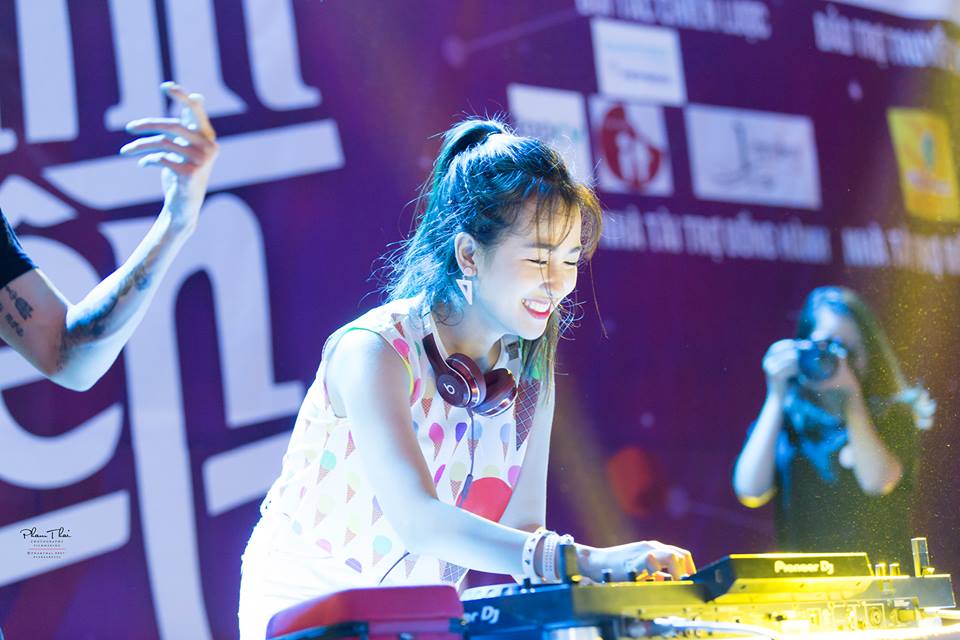 “Bình minh sinh viên” chào đón tân 