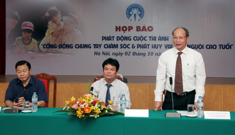 Phát động cuộc thi ảnh về người cao tuổi tại Việt Nam