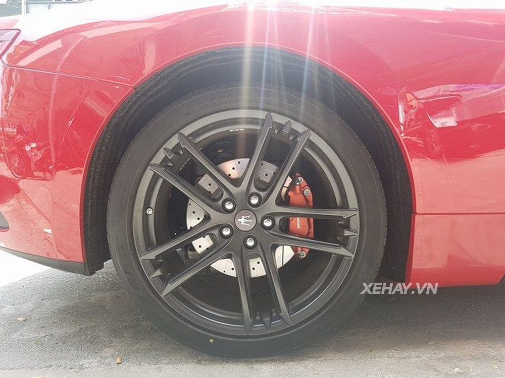 TP.HCM: Maserati GranTurismo Sport đỏ rực xuống phố 