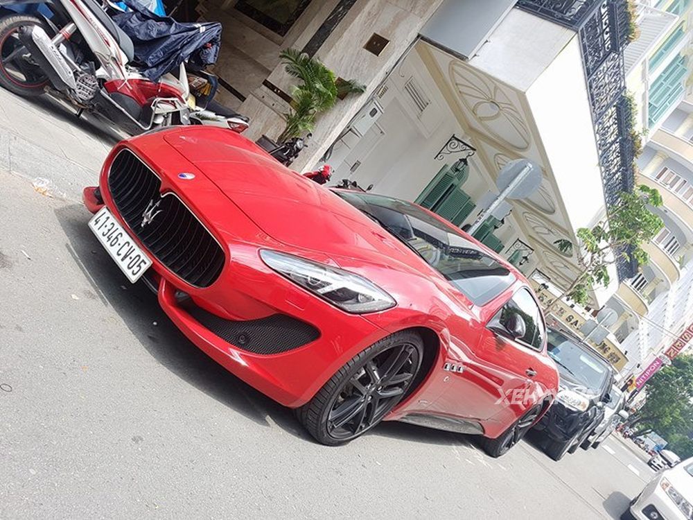 TP.HCM: Maserati GranTurismo Sport đỏ rực xuống phố 