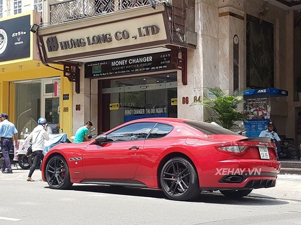 TP.HCM: Maserati GranTurismo Sport đỏ rực xuống phố 