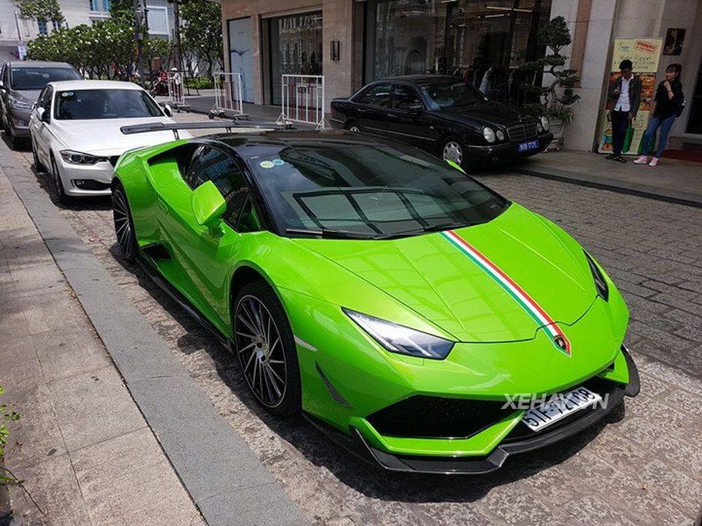 TP.HCM: Ngắm nhìn Lamborghini Huracan LP610-4 độ RevoZport
