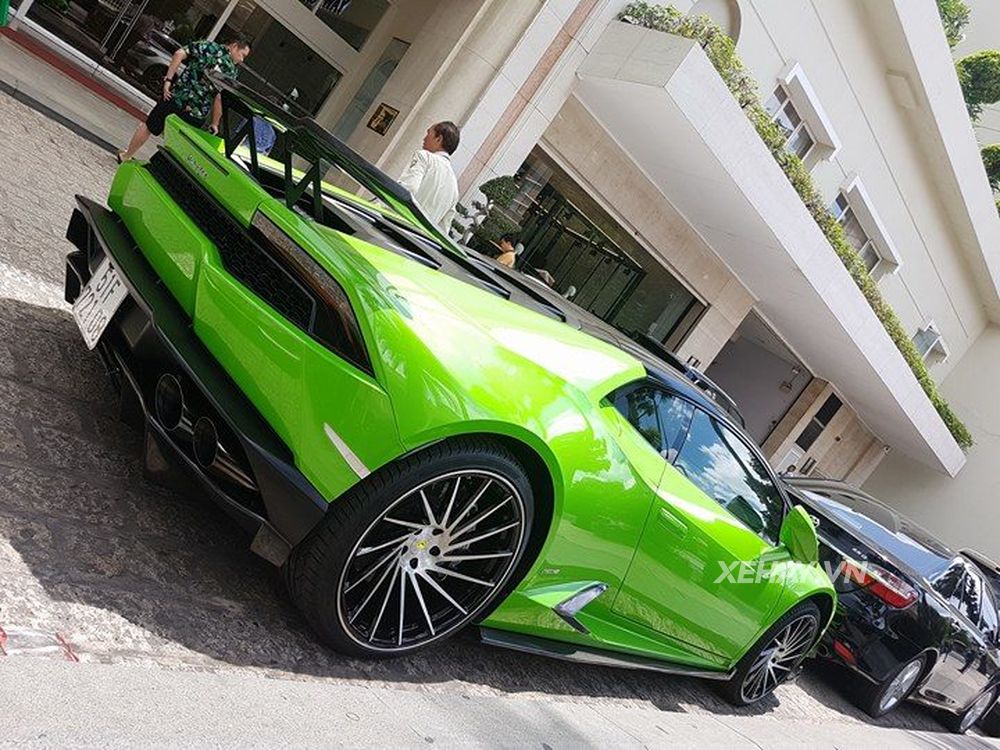 TP.HCM: Ngắm nhìn Lamborghini Huracan LP610-4 độ RevoZport 
