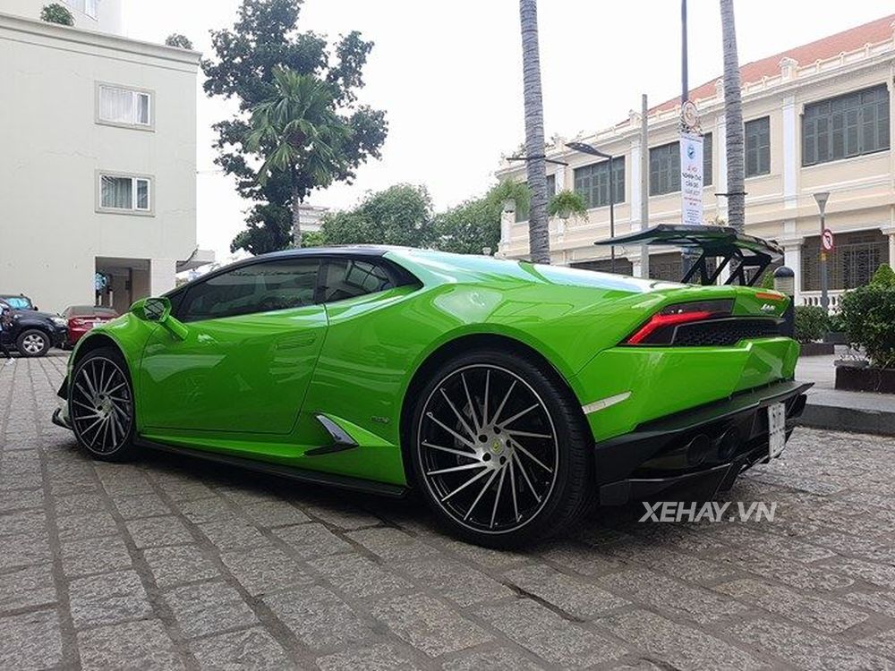 TP.HCM: Ngắm nhìn Lamborghini Huracan LP610-4 độ RevoZport 