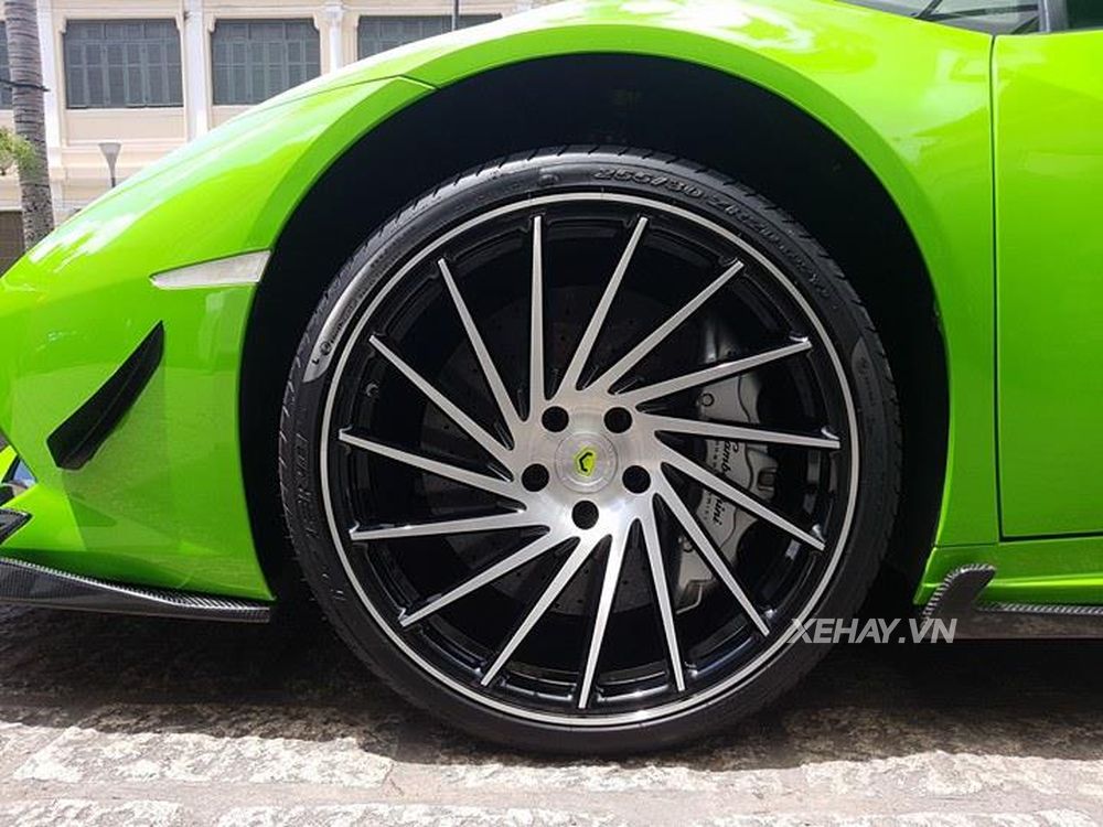 TP.HCM: Ngắm nhìn Lamborghini Huracan LP610-4 độ RevoZport 
