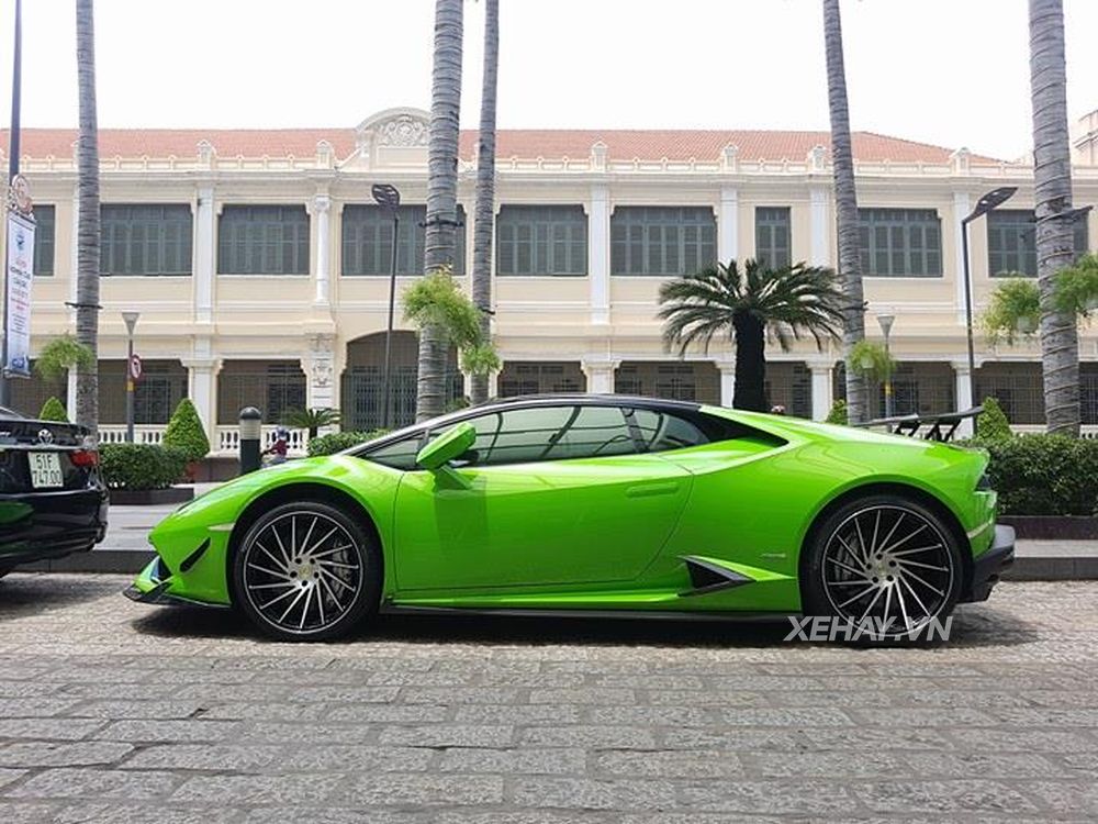 TP.HCM: Ngắm nhìn Lamborghini Huracan LP610-4 độ RevoZport 