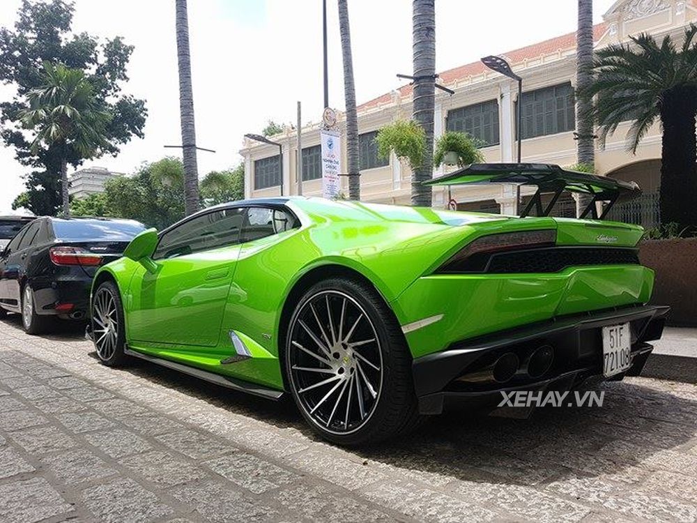 TP.HCM: Ngắm nhìn Lamborghini Huracan LP610-4 độ RevoZport 