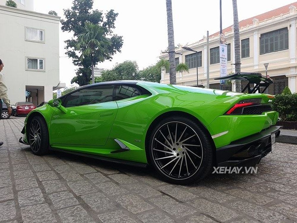 TP.HCM: Ngắm nhìn Lamborghini Huracan LP610-4 độ RevoZport 