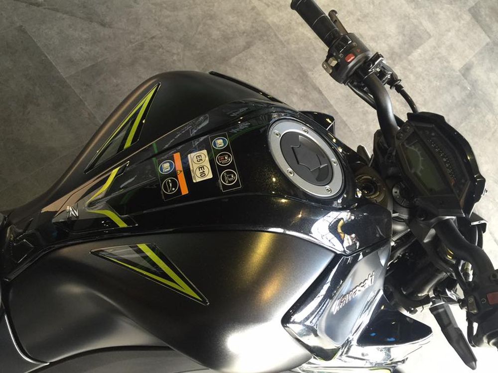 Kawasaki Z1000 2018 giá chính hãng từ 399 triệu đồng, chính thức bày bán ở Việt Nam