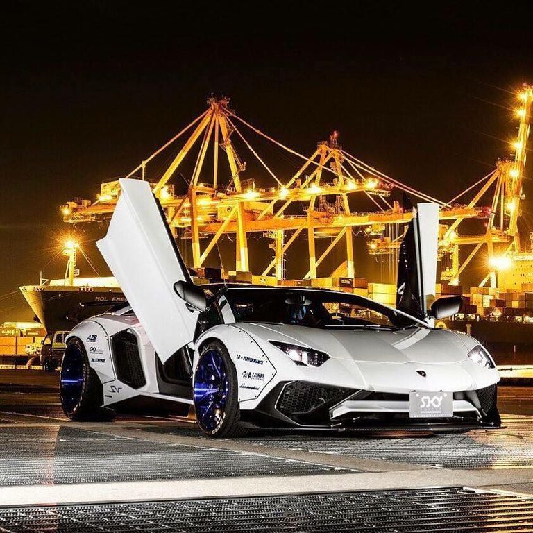 Liberty Walk tiếp tục gây chú ý với Lamborghini Aventador SV đặc biệt