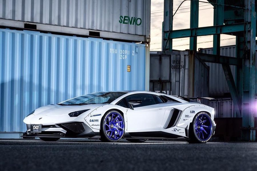 Liberty Walk tiếp tục gây chú ý với Lamborghini Aventador SV đặc biệt